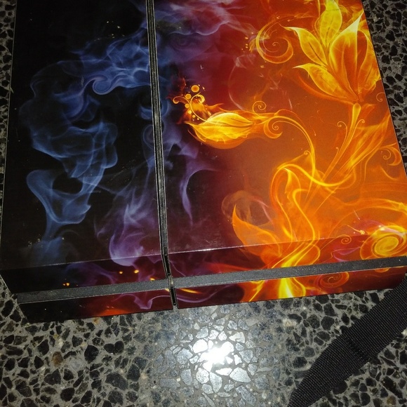 Customize PS4 with a 12month membership card - Picture 3 of 3